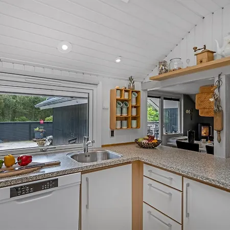 Meinolf - 2km From The Sea By Interhome